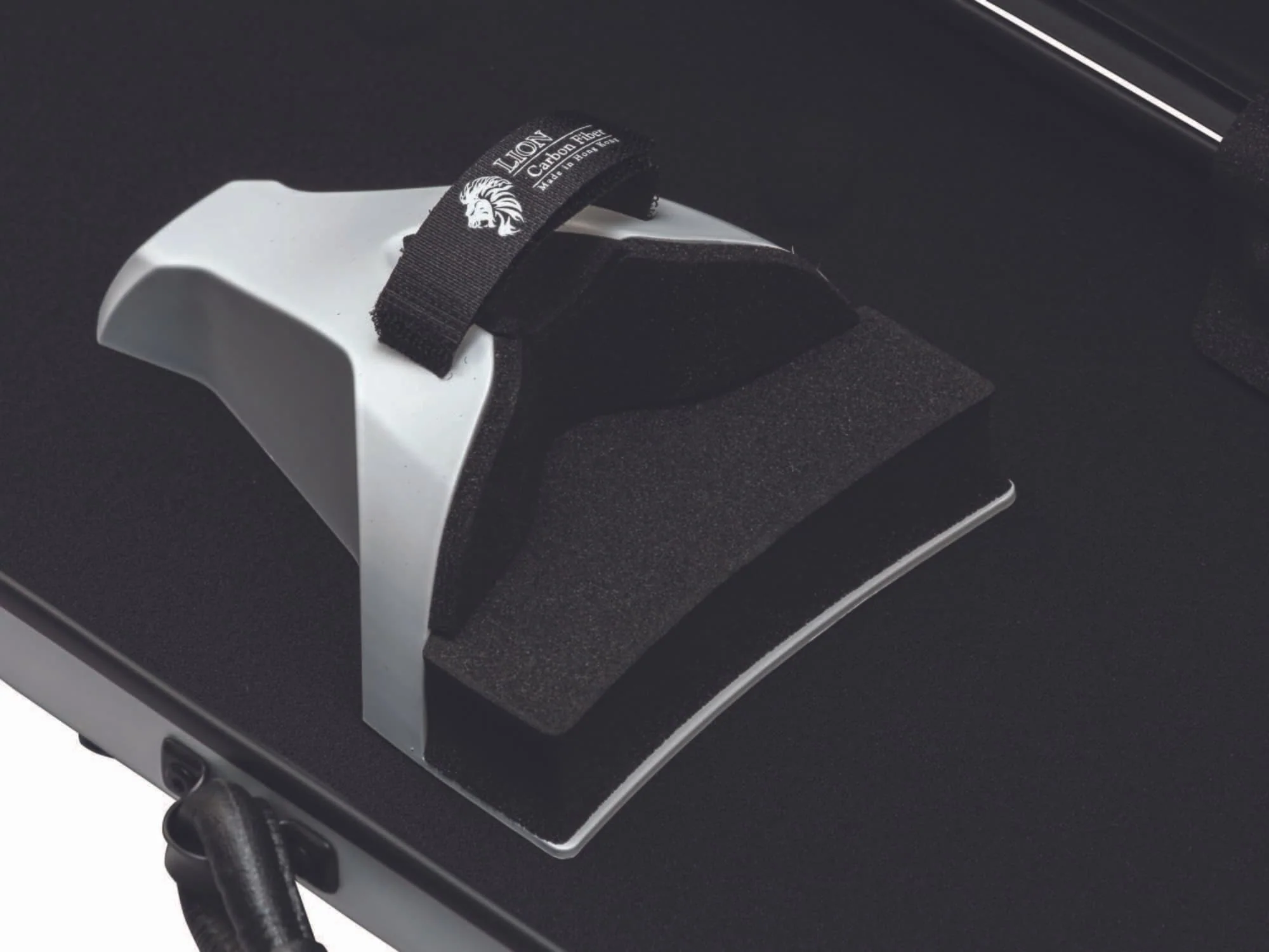 Lion Model 1800 Carbon Fiber Violin Case - Image 126