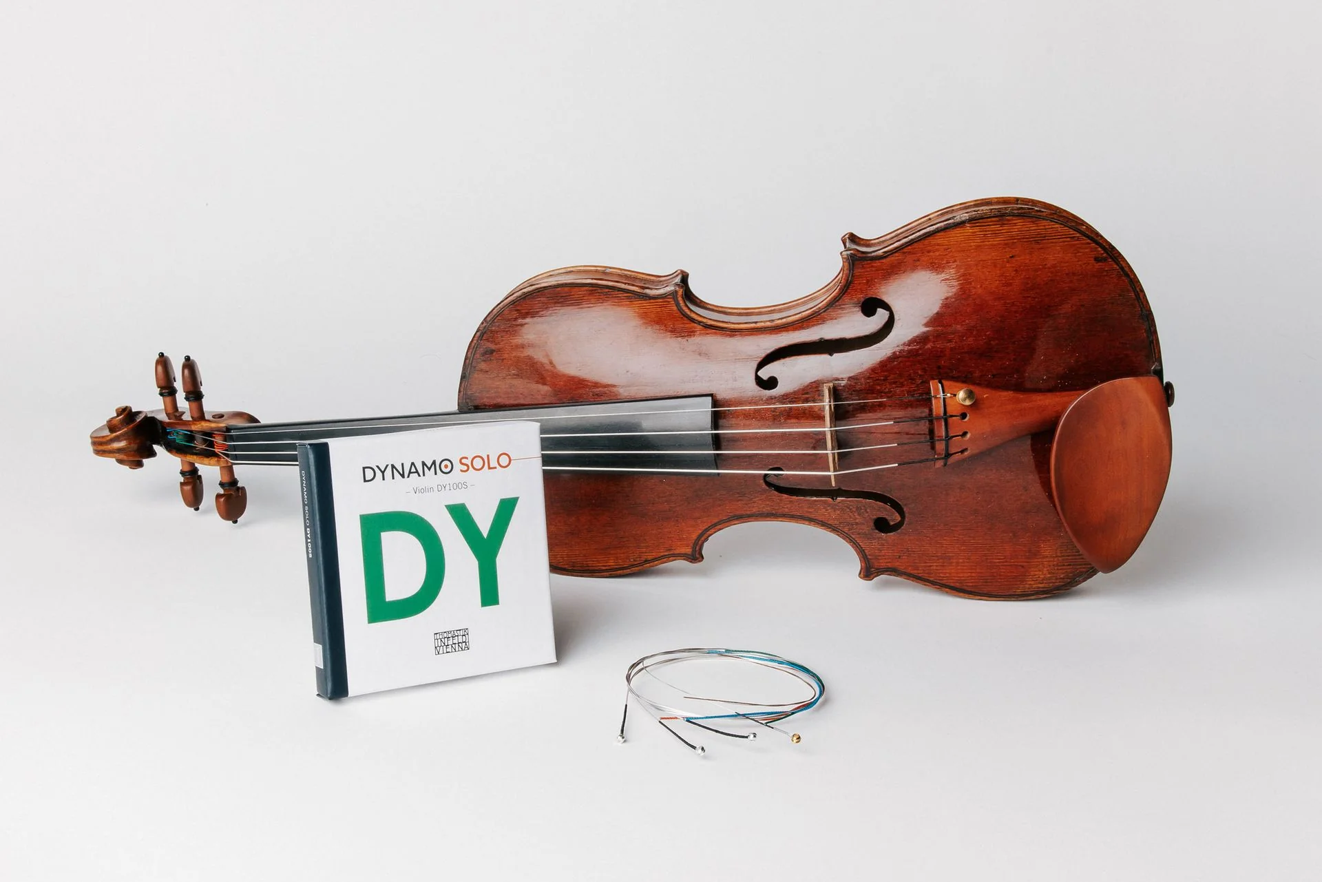 Thomastik-Infeld Dynamo Solo Violin String Set - 4/4 Size - Medium Gauge - Image 3